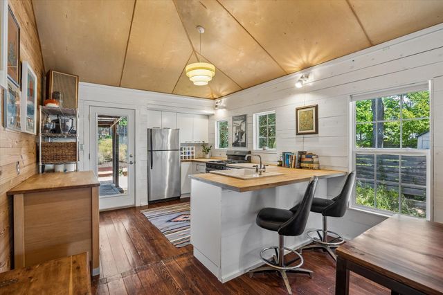 2604 Sol Wilson Ave, Austin, TX 78702
