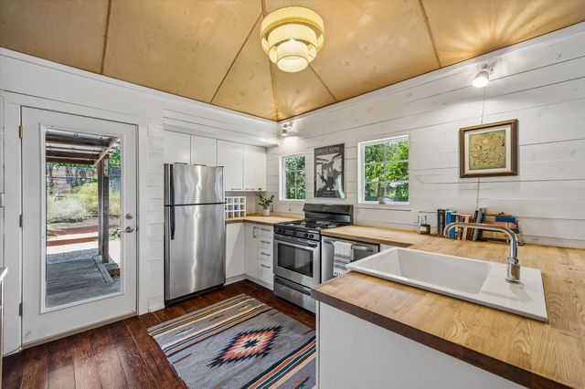 2604 Sol Wilson Ave, Austin, TX 78702