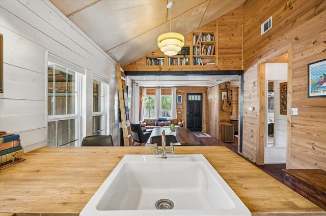 2604 Sol Wilson Ave, Austin, TX 78702