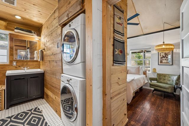 2604 Sol Wilson Ave, Austin, TX 78702