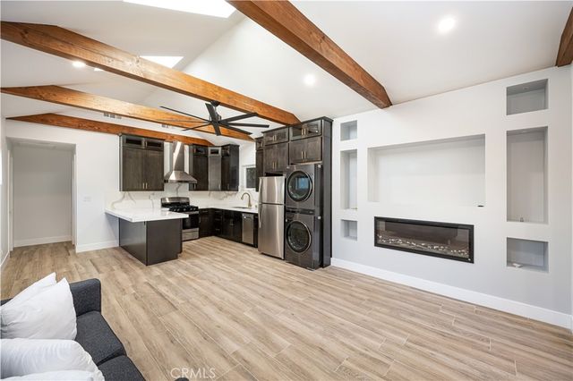 211 Florence Place A, Fullerton, CA 92833