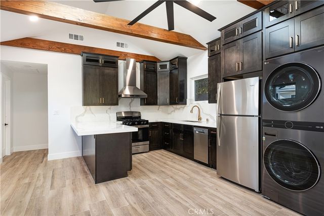 211 Florence Place A, Fullerton, CA 92833