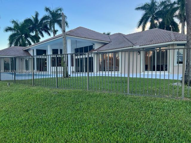 2534 Poinciana Dr, Weston, FL 33327