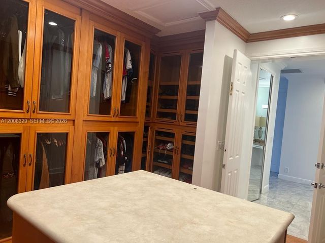 2534 Poinciana Dr, Weston, FL 33327