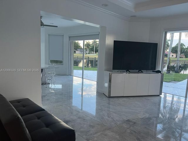 2534 Poinciana Dr, Weston, FL 33327
