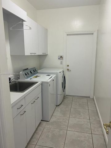 2534 Poinciana Dr, Weston, FL 33327