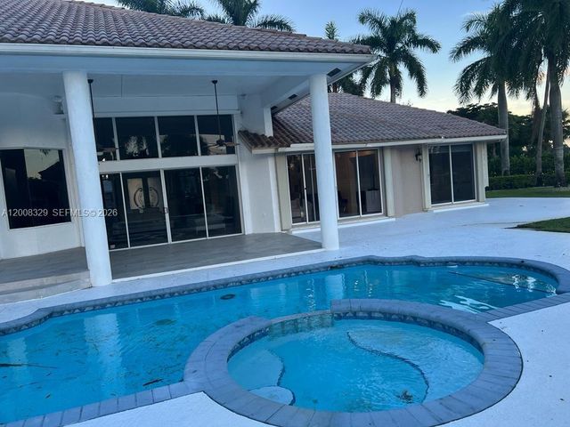 2534 Poinciana Dr, Weston, FL 33327