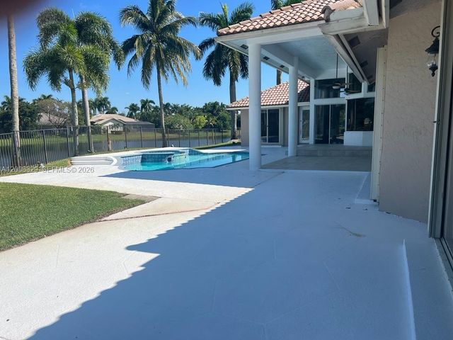 2534 Poinciana Dr, Weston, FL 33327