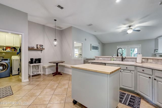 12004 LIBERTY LAKE Drive W, Jacksonville, FL 32258