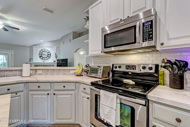 12004 LIBERTY LAKE Drive W, Jacksonville, FL 32258