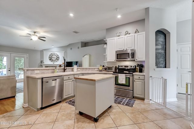 12004 LIBERTY LAKE Drive W, Jacksonville, FL 32258