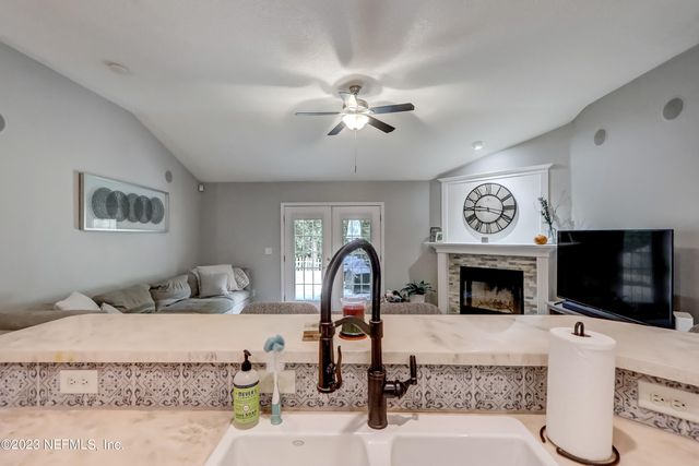 12004 LIBERTY LAKE Drive W, Jacksonville, FL 32258