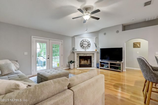 12004 LIBERTY LAKE Drive W, Jacksonville, FL 32258