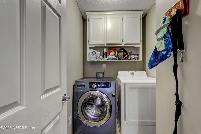 12004 LIBERTY LAKE Drive W, Jacksonville, FL 32258