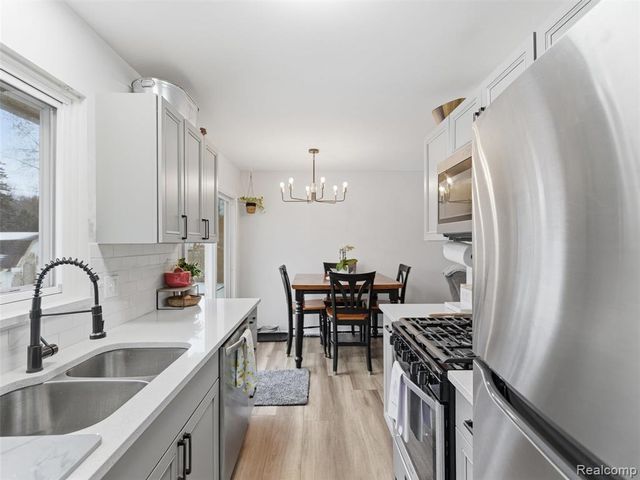 9368 Debby Jo Drive, Clawson, MI 48346