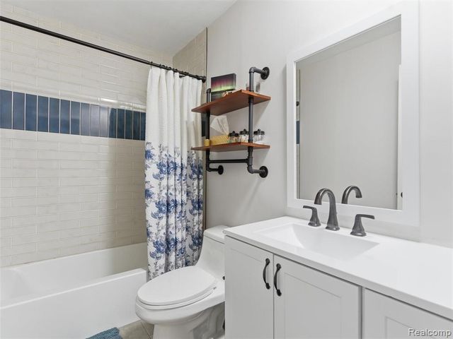 9368 Debby Jo Drive, Clawson, MI 48346