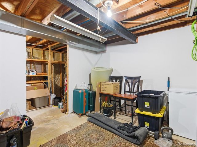 9368 Debby Jo Drive, Clawson, MI 48346