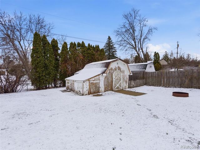 9368 Debby Jo Drive, Clawson, MI 48346