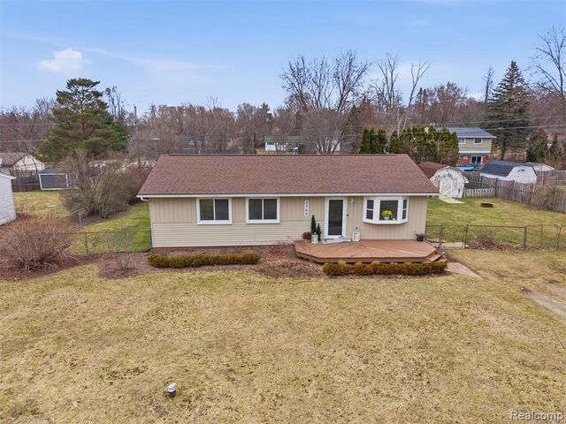 9368 Debby Jo Drive, Clawson, MI 48346