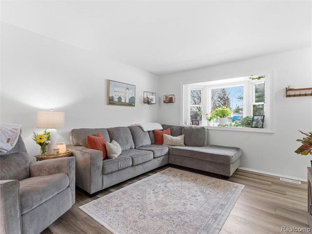 9368 Debby Jo Drive, Clawson, MI 48346