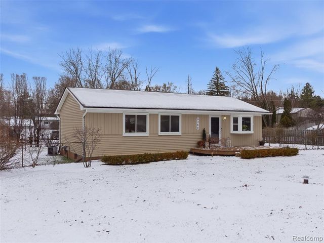 9368 Debby Jo Drive, Clawson, MI 48346