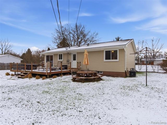 9368 Debby Jo Drive, Clawson, MI 48346