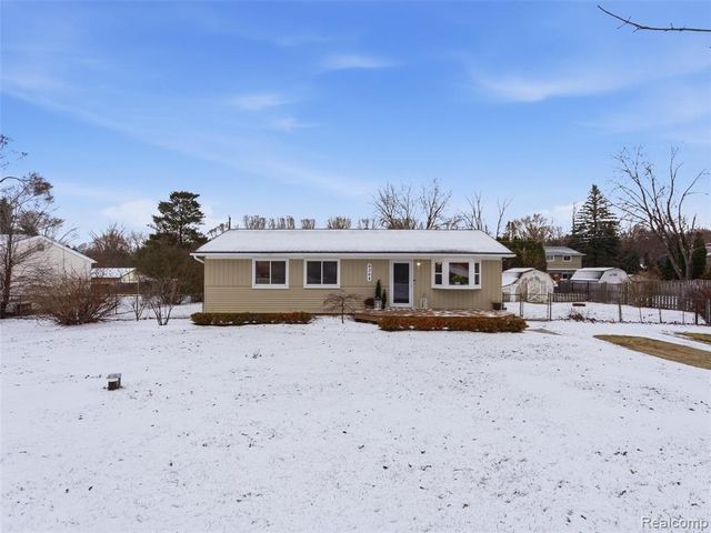9368 Debby Jo Drive, Clawson, MI 48346
