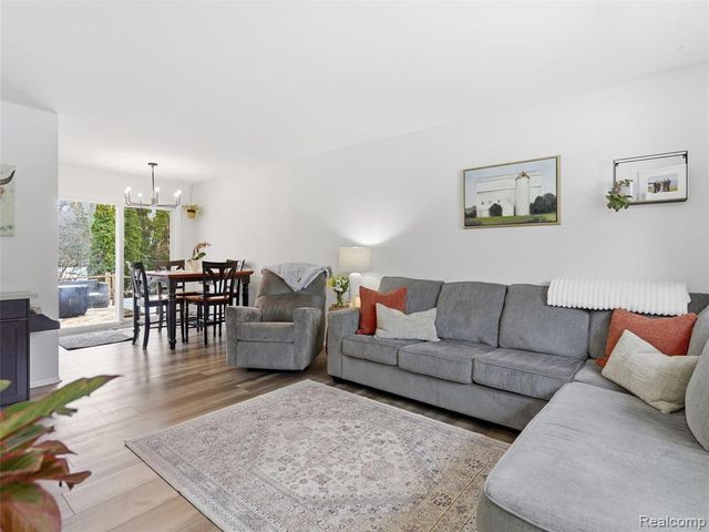 9368 Debby Jo Drive, Clawson, MI 48346