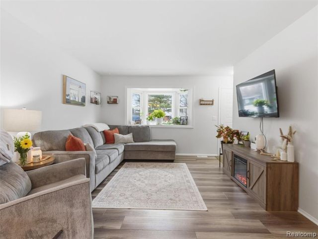 9368 Debby Jo Drive, Clawson, MI 48346