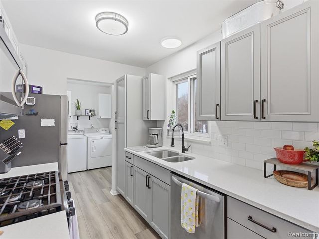 9368 Debby Jo Drive, Clawson, MI 48346