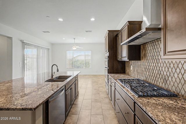 10919 E TARRAGON Avenue, Mesa, AZ 85212