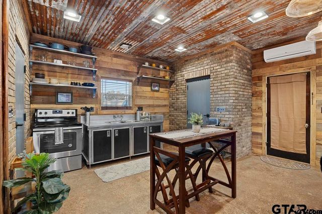 690 royal, Bullard, TX 75757