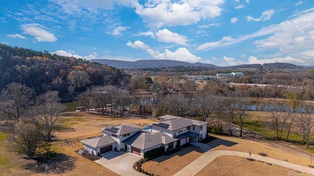 6 Kelsey Brooke Road, Little Rock, AR 72223