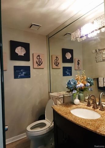 1811 Henbert Road, West Bloomfield, MI 48324