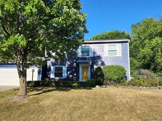 1811 Henbert Road, West Bloomfield, MI 48324