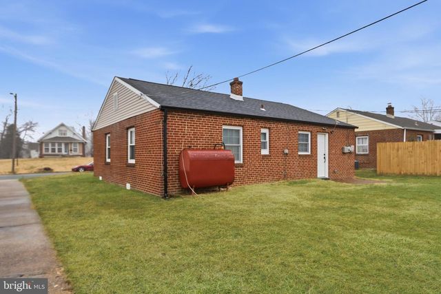 215 SYKES RD, New Castle, DE 19720