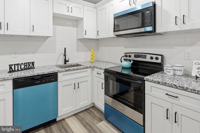 215 SYKES RD, New Castle, DE 19720