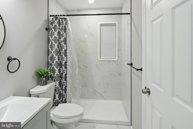 215 SYKES RD, New Castle, DE 19720