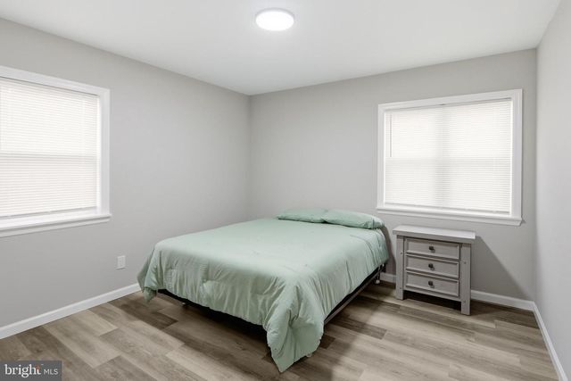 215 SYKES RD, New Castle, DE 19720