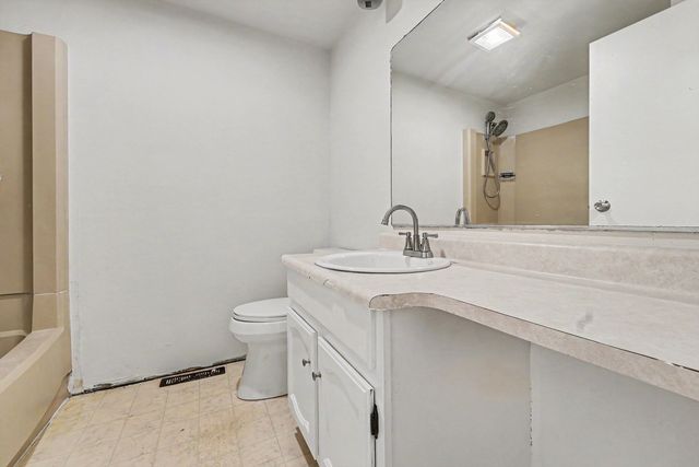 6743 Leland Avenue, Hammond, IN 46323