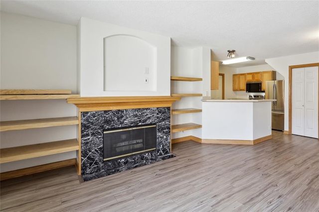 811 Burr Oaks Drive 1110, West Des Moines, IA 50266