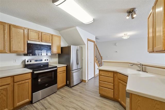 811 Burr Oaks Drive 1110, West Des Moines, IA 50266