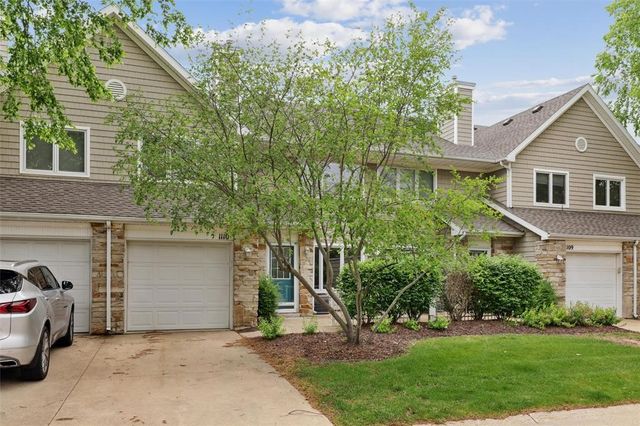 811 Burr Oaks Drive 1110, West Des Moines, IA 50266