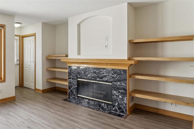 811 Burr Oaks Drive 1110, West Des Moines, IA 50266