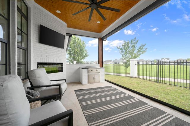 584 Conway Village Blvd, Gonzales, LA 70737