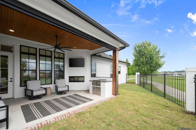 584 Conway Village Blvd, Gonzales, LA 70737