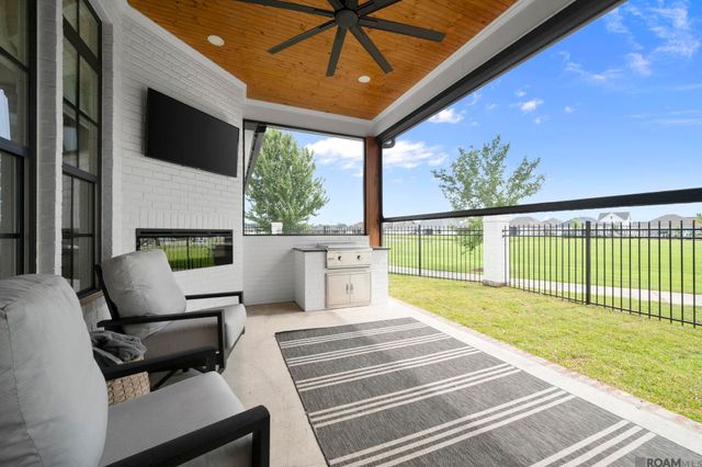 584 Conway Village Blvd, Gonzales, LA 70737