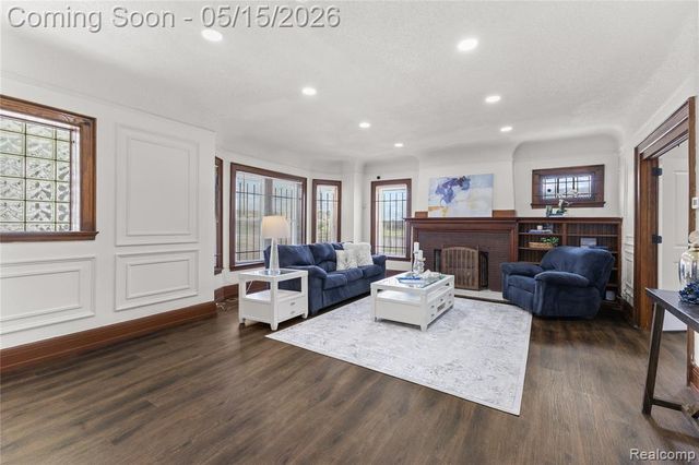 1066 E Grand Boulevard, Detroit, MI 48207