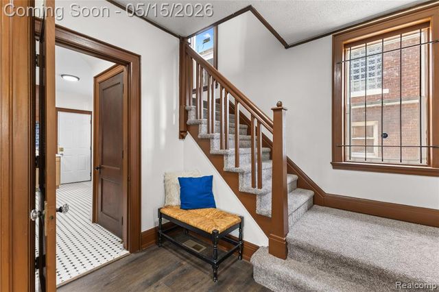 1066 E Grand Boulevard, Detroit, MI 48207