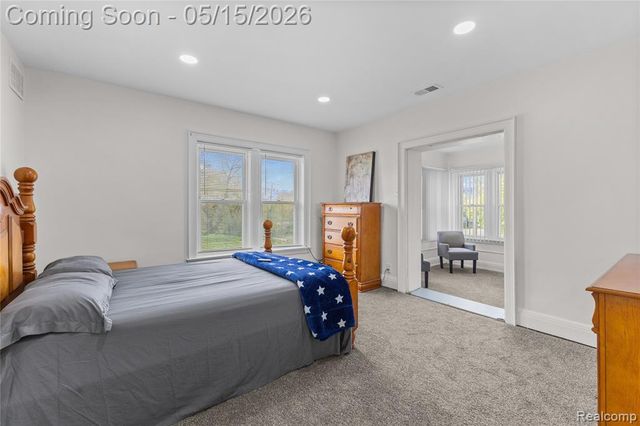 1066 E Grand Boulevard, Detroit, MI 48207